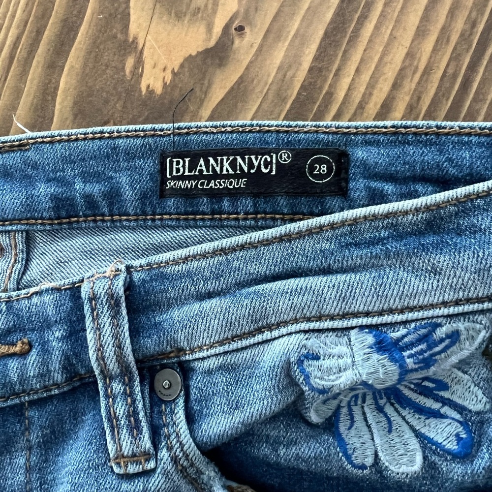 Blank NYC Women's Floral Embroidered Skinny Jeans